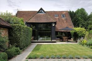The Barn, Road Running Through Harpsden, Harpsden, Henley-on-thames RG9 4AX