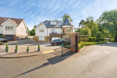 Elizabeth Grove, Bushey Heath, Bushey