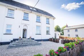 Court House, Road Past Hooperton Cross, Exeter EX6 6NA