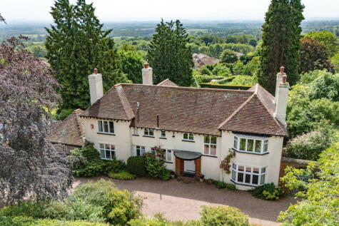 Peachfield Road, Malvern, Worcestershire, WR14 4AP