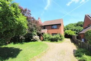 8 Treetops, The Street, North Walsham NR28 9AB