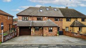 71, The Meadows, Loughborough LE12 9QL