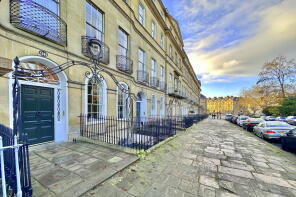 Basement Flat 1b, 96, Sydney Place, Bathwick, Bath BA2 6NE
