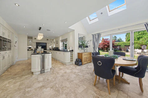 Chatsworth Road, Brookside, Chesterfield