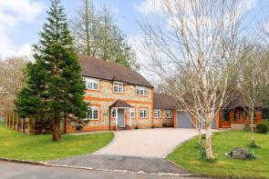 Aberfoyle, The Quarries, Mannings Heath RH13 6SW