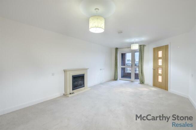 8630506-interior01.jpg
