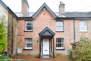 2, Laurel Bank Cottages, Furzehill, Wimborne BH21 4HH