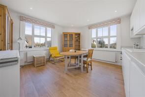 Flat 2, Elm Tree House, Alma Road, Esher KT10 8JW