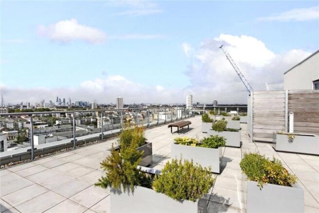 Aqua Vista Sq, E3