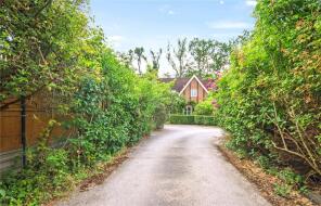 1, Potbury Close, Winkfield, Windsor SL4 2BL