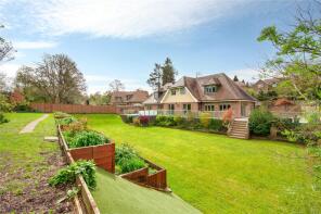 2, Paddock View, Radlett WD7 7FD