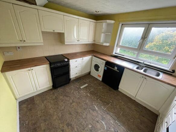 Kitchen 3.5m x 3.1m