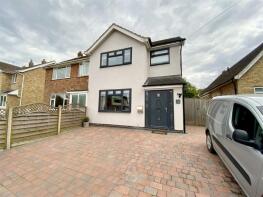 24, Roseway, Nuneaton CV13 6HG