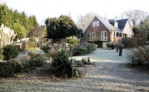 Foxwood, Brickfield Lane, Lymington SO41 5RD