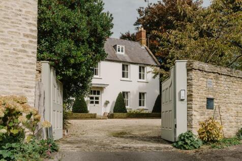 The Square, Aynho, OX17