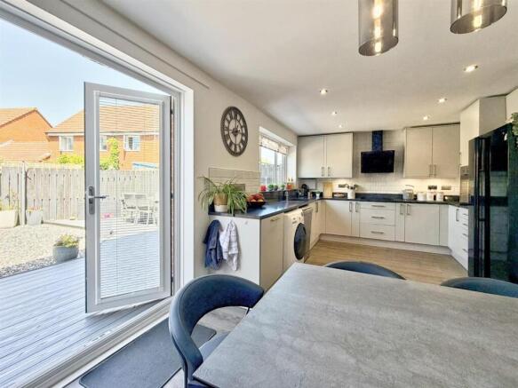 OPEN PLAN KITCHEN DINER