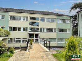 17 18, Wightwick Court, Wolverhampton WV6 8HF