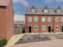 8, Pintail Circle, Bedford MK40 4UL