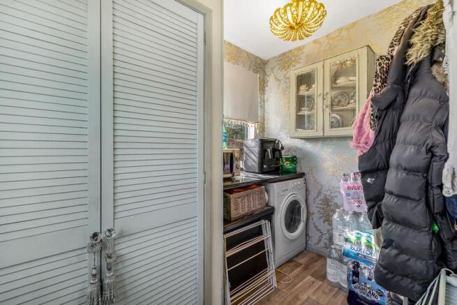 Entrance Hall/Utility Room