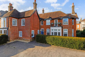 Flat 4, Harcourt Manor, Harcourt Terrace, Salisbury SP2 7SR