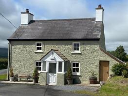 Bryn, Llanddeusant, Llangadog SA19 9YF