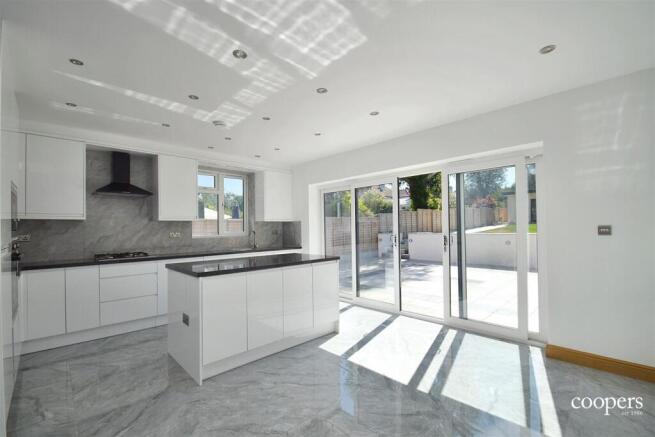 Kitchen/Dining Area