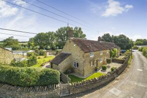 4, Manor Farm Cottages, Middle Chinnock Road, Middle Chinnock, Crewkerne TA18 7PN