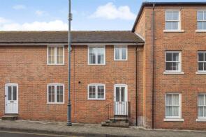 4, The Spires, Canterbury CT2 8SD