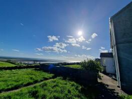 16, Heol Gwermont, Llansaint, Kidwelly SA17 5JA