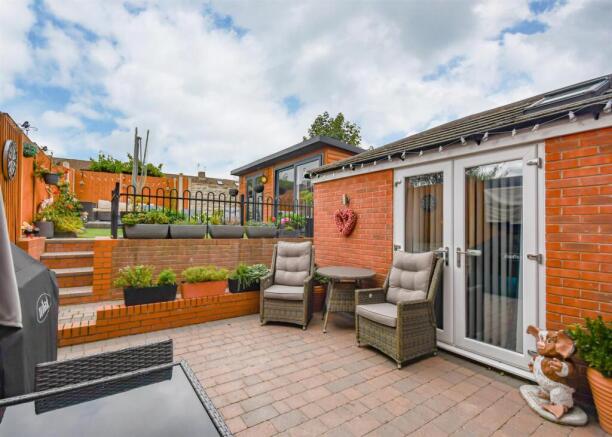 8 Crabtree Close-25.jpg