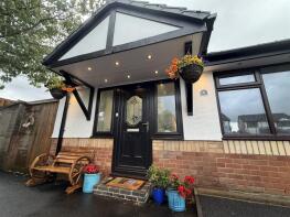 6, Sparrowfield Close, Stalybridge SK15 3NN