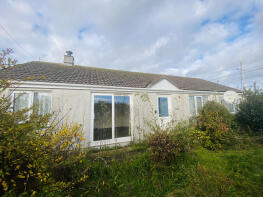 Perrans, Blowing House Hill, Ludgvan TR20 8AJ