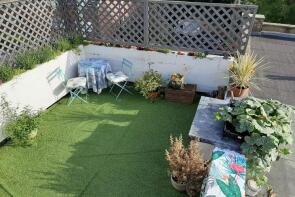 22a, The Parade, Claygate, Esher KT10 0NU