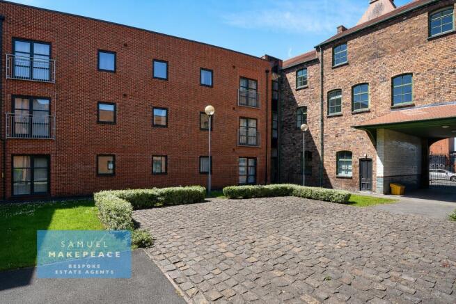 Well Presented One Bedroom Flat for Sale