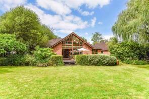 Brookwood, Hazel Grove, Southampton SO40 7AJ