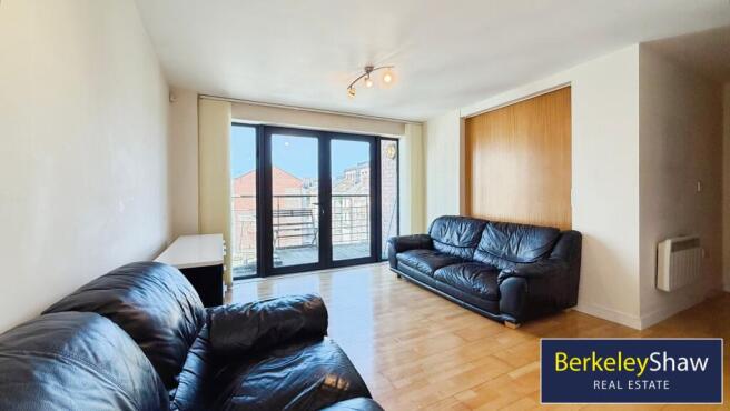 Living/dining area (2)