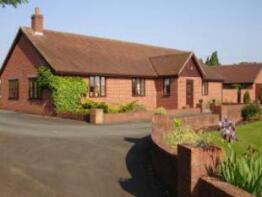 Manor Lodge, B5009 From Aston Junction To A495 Whittington, Babbinswood, Oswestry SY11 4LW