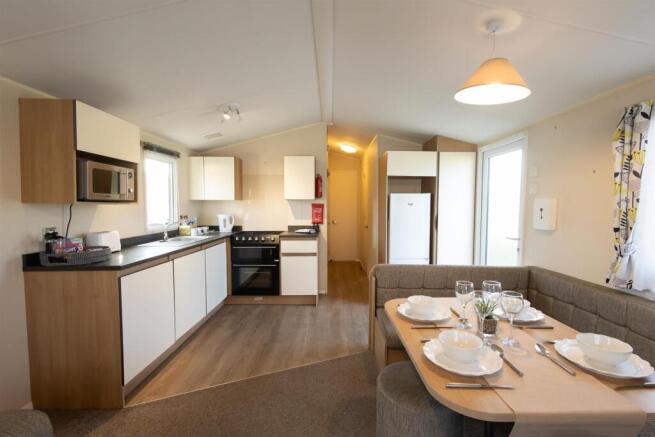 F17 2018 Willerby Mistral 35x12 2B Small-5.jpg