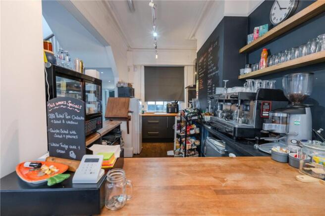 Entrance & Cafe (2)