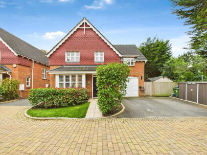 Fivens Place, Horsham