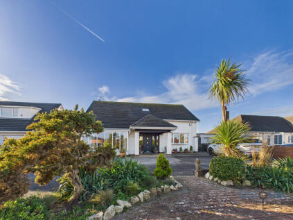 Clifton Drive North, Lytham St. Annes, FY8