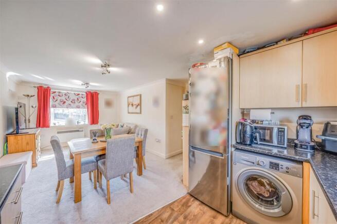 Lounge/Kitchen