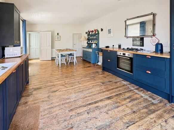 Kitchen/Dining