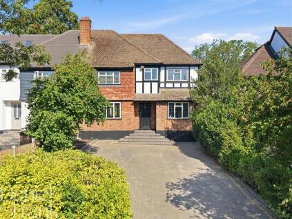 Newnham Close, Loughton