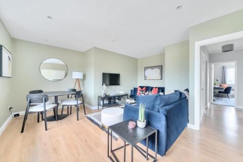 Hare Lane, Claygate, KT10