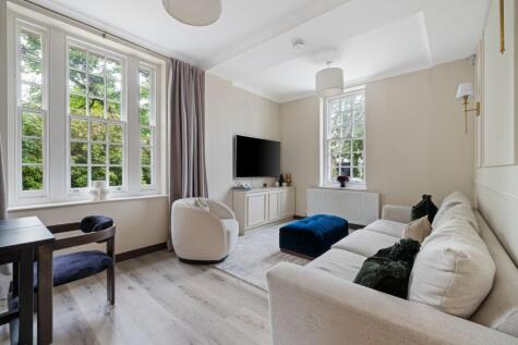 White Cross Place , Aldershot, Hampshire, GU11
