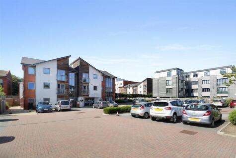 Fleet Road, Fleet, GU51 3FS