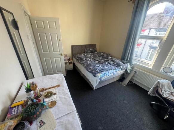 BEDROOM 1 FRONT.jpg