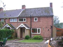2, Freer Cottages, War Memorial To Amen Corner - Street, Wimborne BH21 5EU