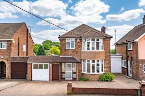 5, Elaine Gardens, Woodside LU1 4DL